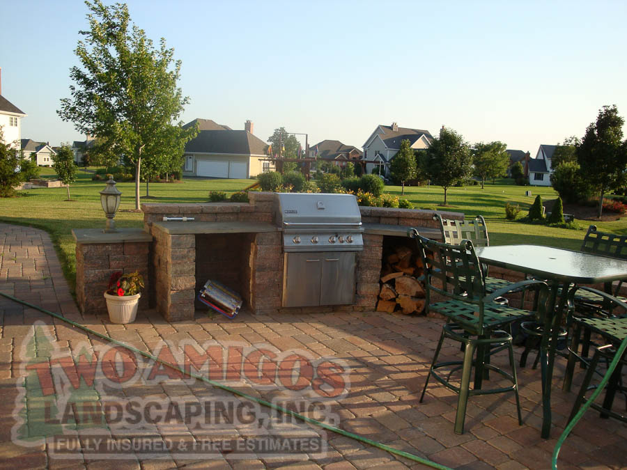 Brick paver patio, seat walls, and grill 2